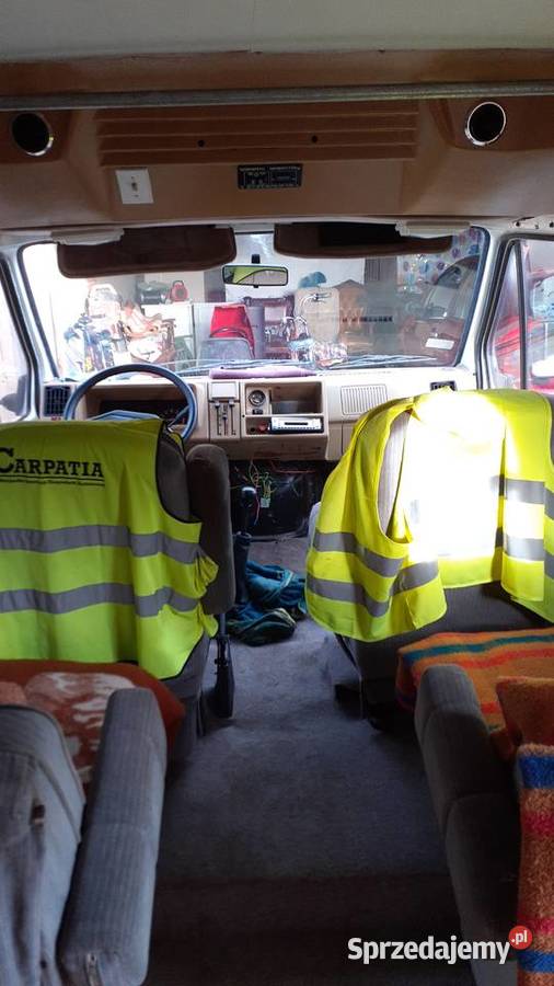 Kamper Winnebago Lesharo Popielów