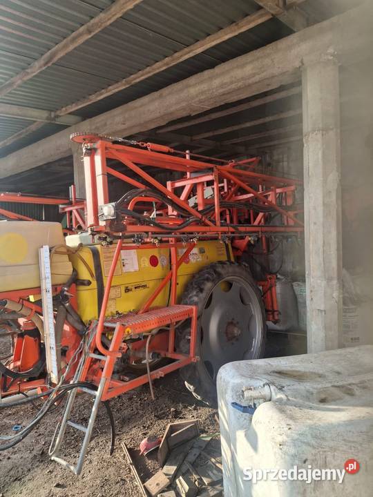 Opryskiwacz Douven 2400l Małszyce