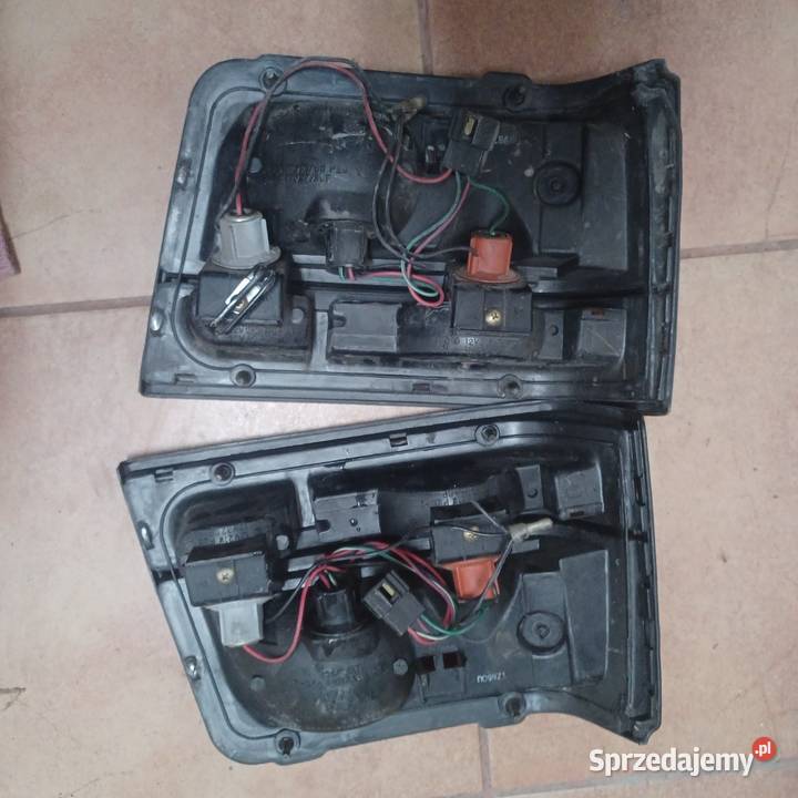 SUZUKI Swift 1 lampa tyl prawa lewa osobowe