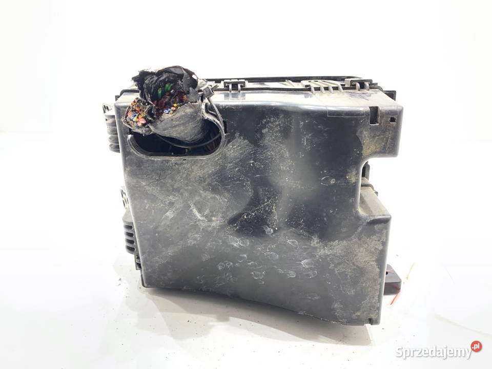 SKRZYNKA BEZPIECZNIKÓW KIA SPORTAGE III podkarpackie