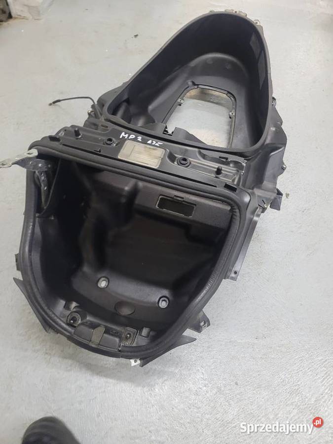 Piaggio MP 3 125 wypełnienie schowek pod Nowy Tomyśl