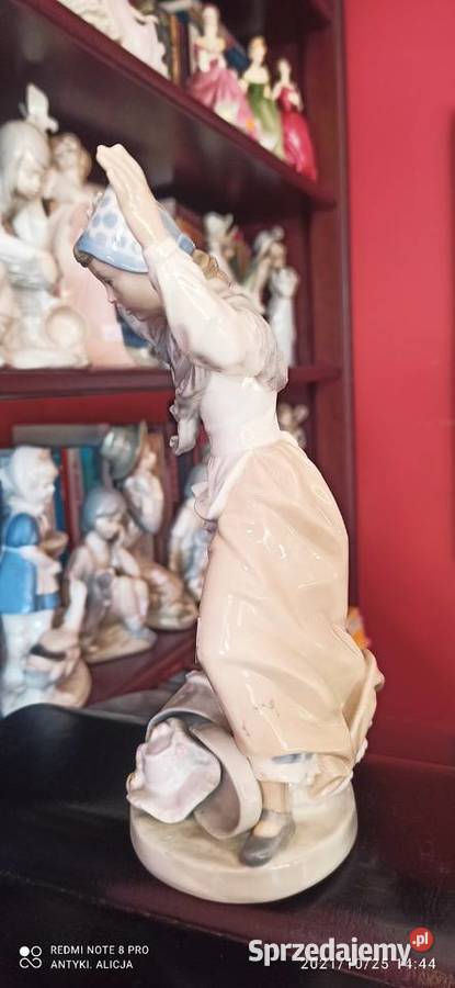 Figurka dziewczyny z kapeluszem Zapfir Made in Gdańsk