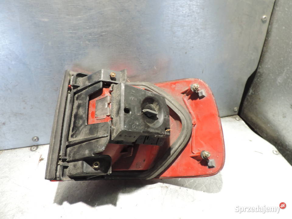 AUDI A6 C4 SEDAN LAMPA TYŁ LEWA 4A5945095B osobowe małopolskie Nowy Sącz