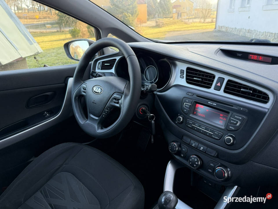 Kia Ceed 14 MPI 100 154 Serwis ASO Bezwypadkowy Kia