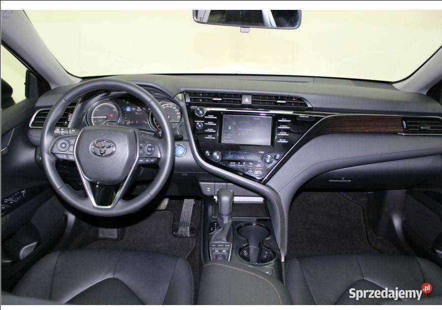 Toyota Camry 25 Hybrid Business Edition Bytom
