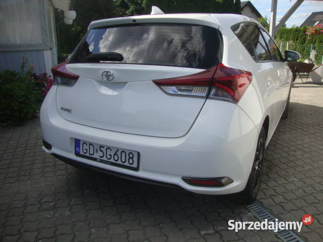 Toyota Auris 14 d biały Samochody osobowe Koteże