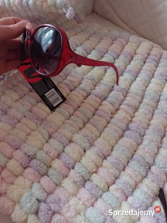 Czerwone duże okulary przeciwsłoneczne muchy Okulary Kraków