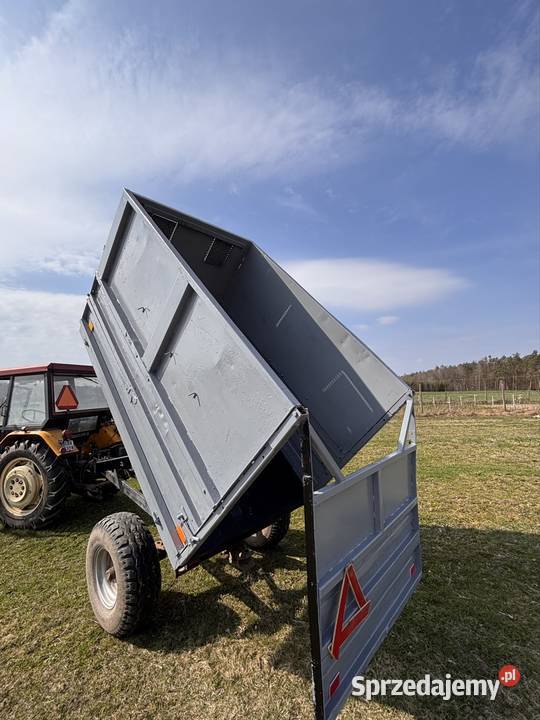 Wywrota przyczepa jednoosiową nieuszkodzony Agatówka sprzedam