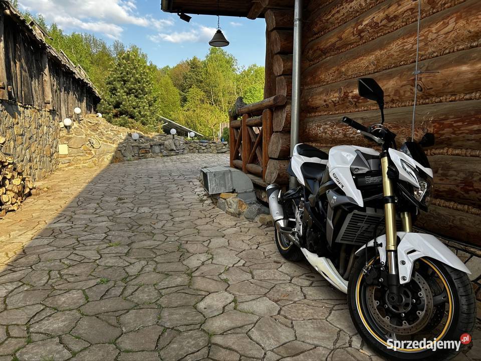 Suzuki GSR 750 sprowadzony