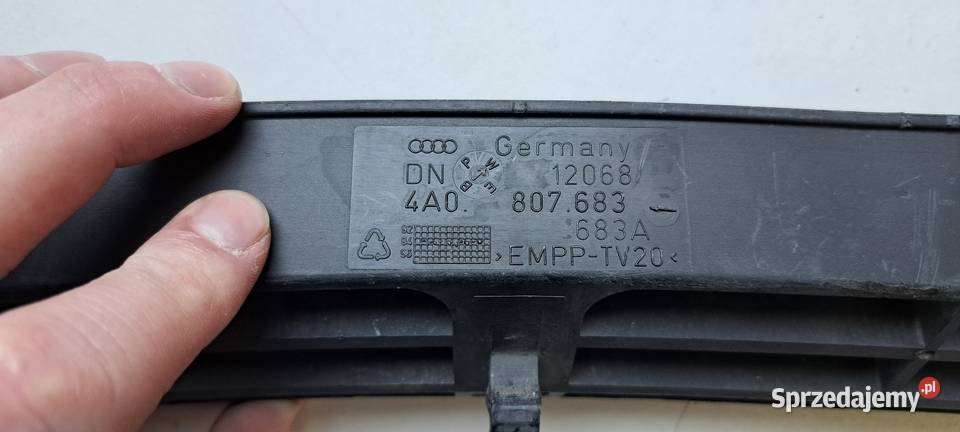 Środkowa dolna kratka zderzaka 4A0807683 Audi A6 Luzino