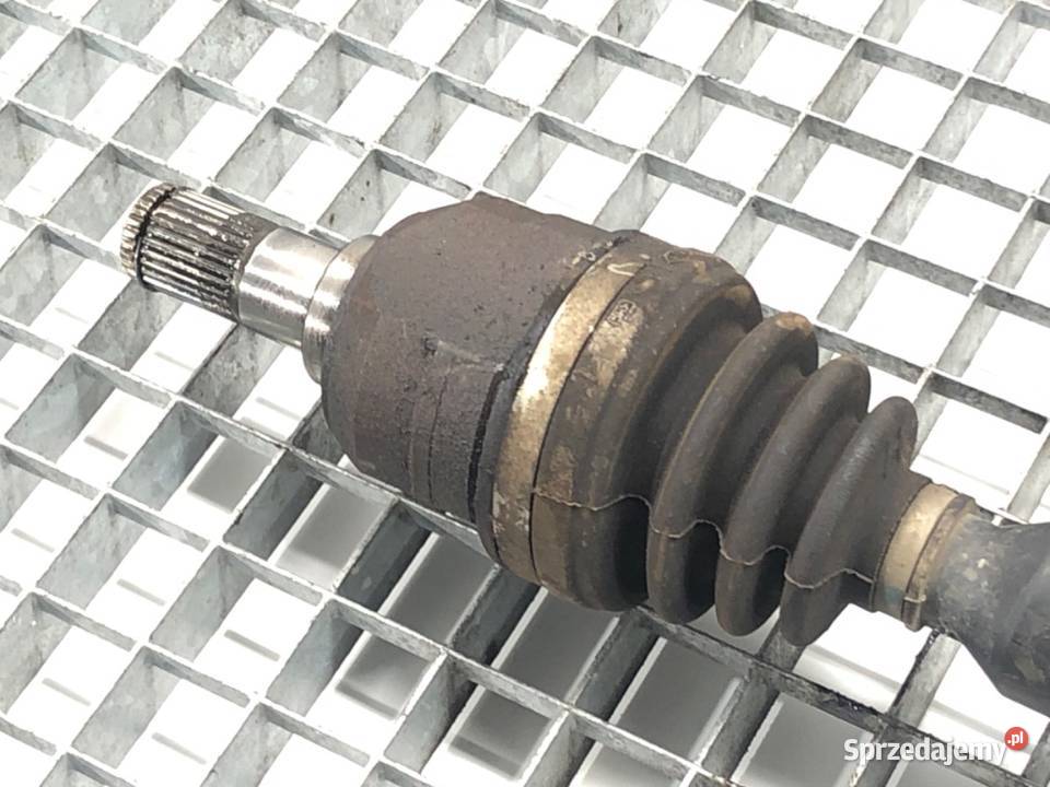 PÓŁOŚ PRAWY PRZÓD HYUNDAI i30 16 128 PRZEGUB osobowe