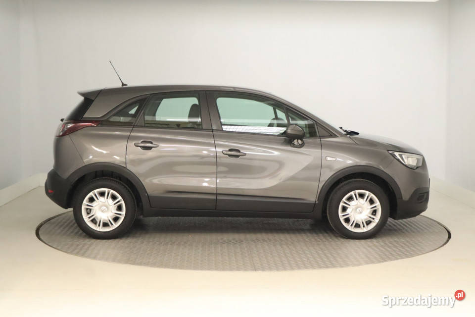 Opel Crossland 12 Turbo światła przeciwmgielne