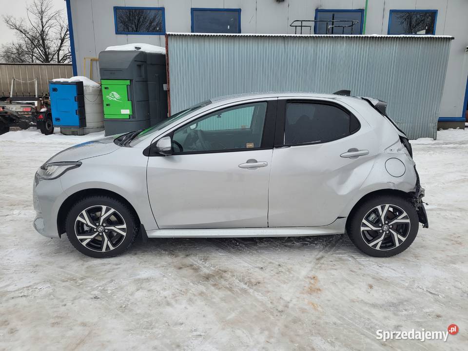 Toyotę Yaris 2025 15VVT HSD STYLE salon POLSKA Rok produkcji 2025 mazowieckie Warszawa sprzedam