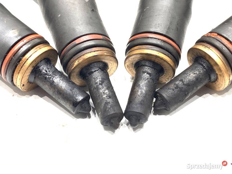 WTRYSKIWACZE KOMPLET VW CADDY III 06A906031BT 16 Wtryskiwacze