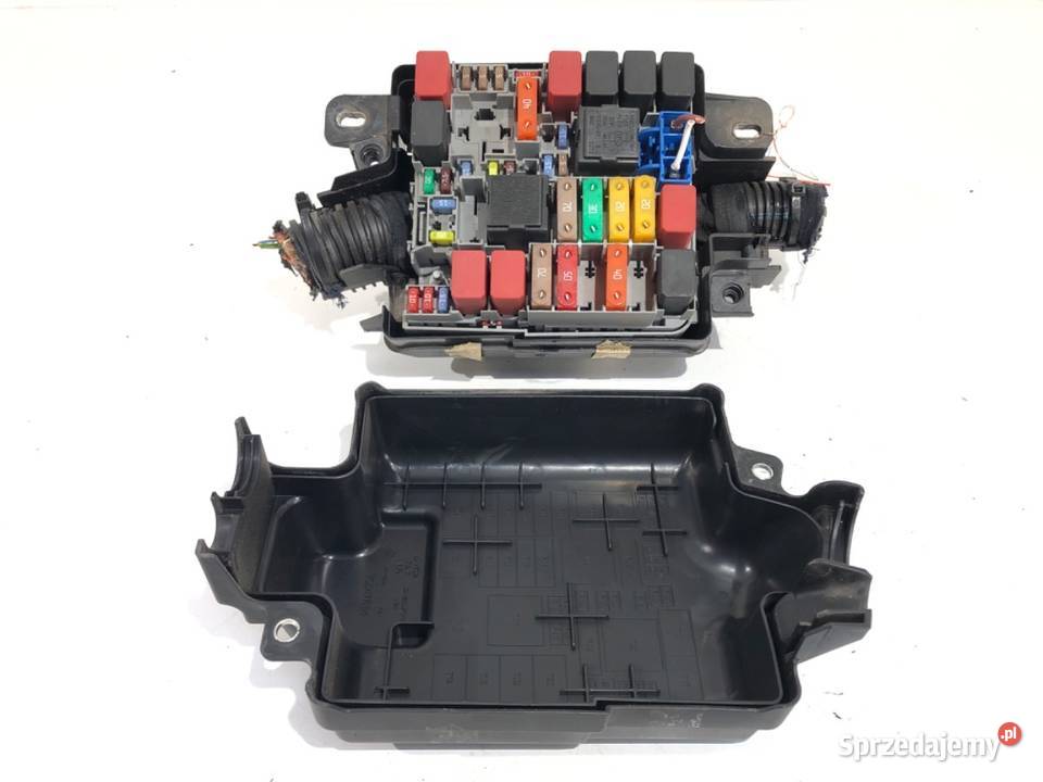 SKRZYNKA BEZPIECZNIKÓW FIAT PUNTO EVO 735471684 sprzedam