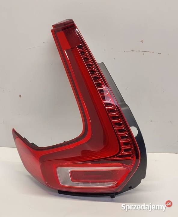 VOLVO XC40 LAMPA LEWY TYŁ 31446790 Lampy tylne