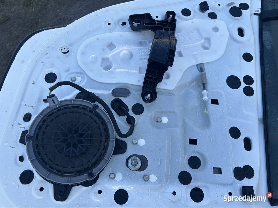 Uszkodzone lewe tylne drzwi Peugot 208 2020r Ropczyce