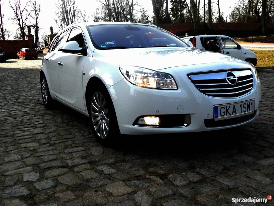 Opel Insignia Kombi Automat Serwisowana aluminiowe felgi Motoryzacja