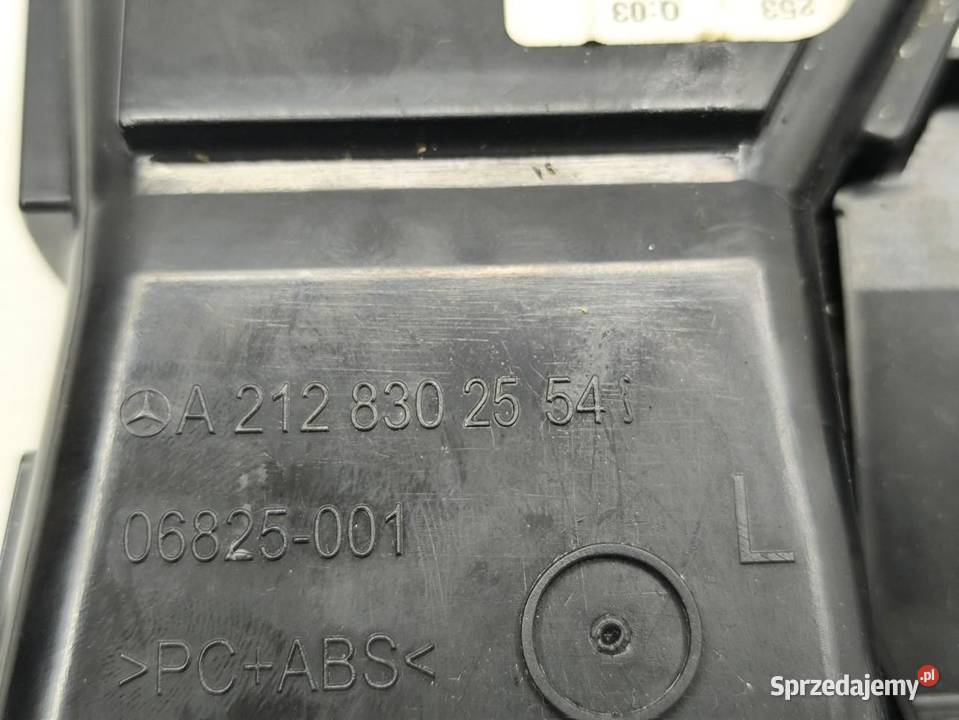 KRATKA ŚRODKOWA NAWIEWU MERCEDES ECLASA W212