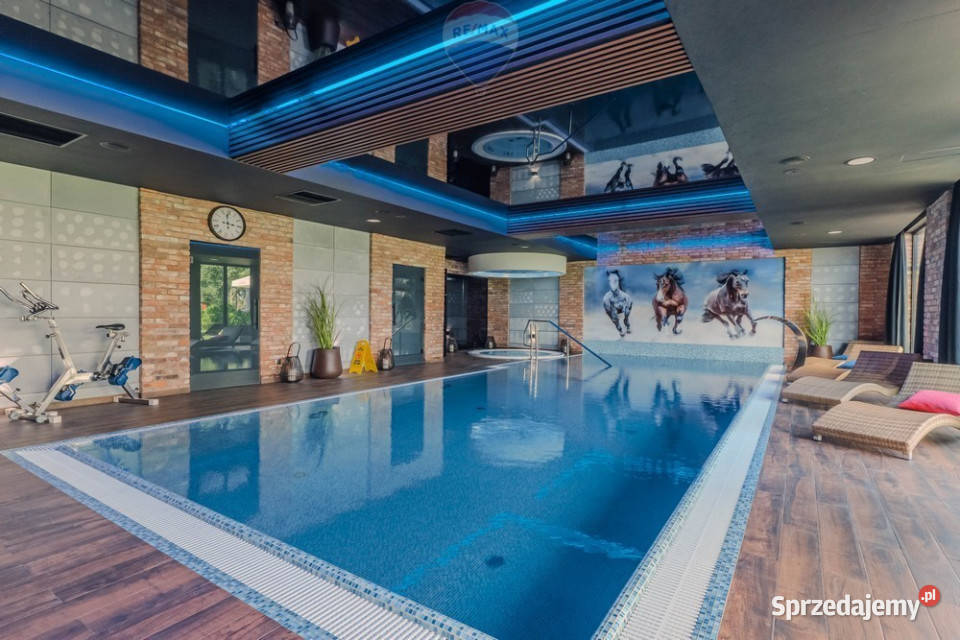 Ekskluzywna nieruchomość biznesowoinwestycyjna 1061m2 Bąków