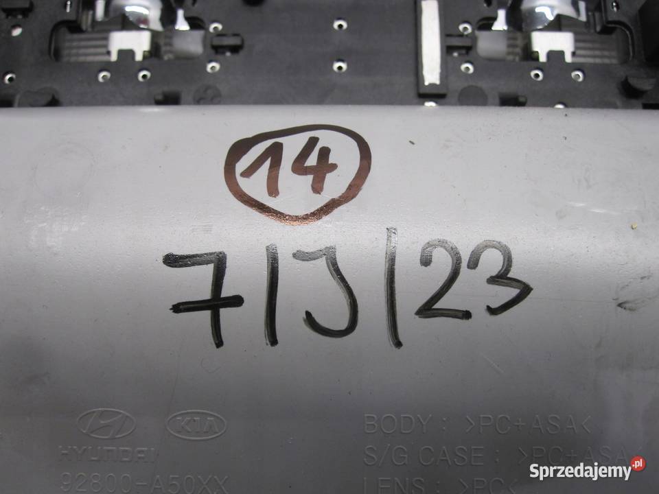 HYUNDAI I30 II 13r lampka podsufitki Kielce