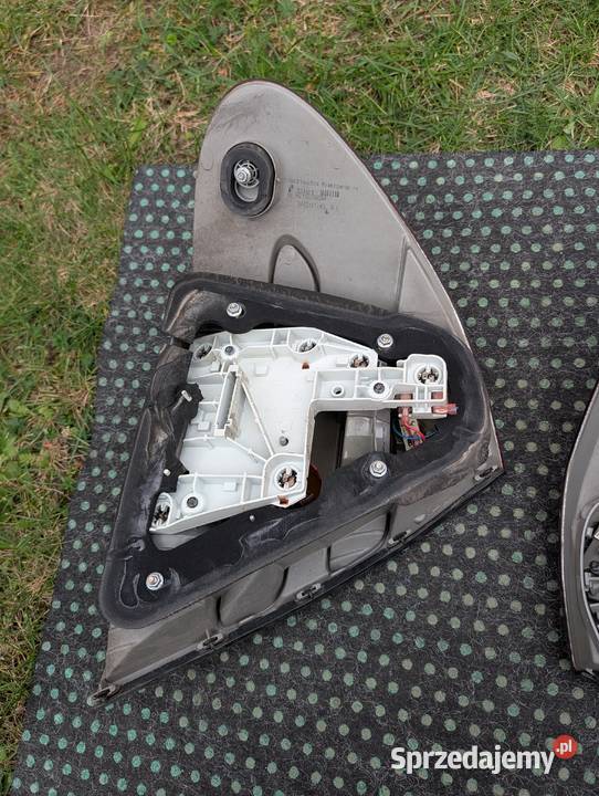 Lampy tylne MercedesBenz W211 przed lift osobowe Trzcianka sprzedam