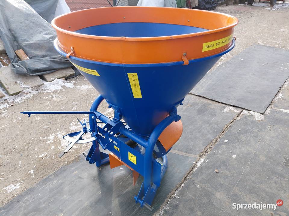 Rozsiewacz Nawozu lejek AgrometBrzeg Uszew