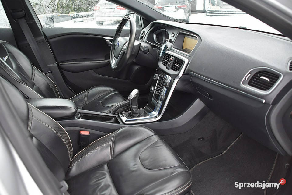 Volvo V40 16D2 115 RDesign Skóra Led Navi XENON mazowieckie Nowe Kucice