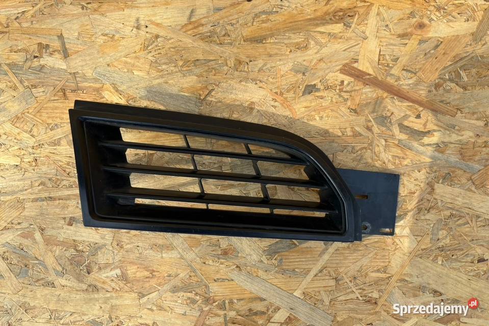 GRILL ATRAPA NERKA LEWA i PRAWA MITSUBISHI Międzychód