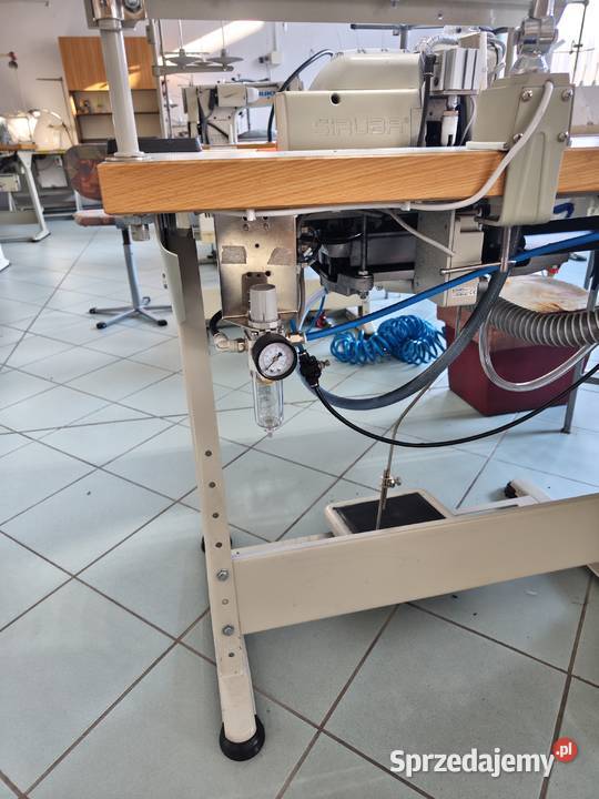 Sprzedam Owerlok 4nitkowy Siruba 747QD Używany dolnośląskie Bystrzyca Kłodzka sprzedam