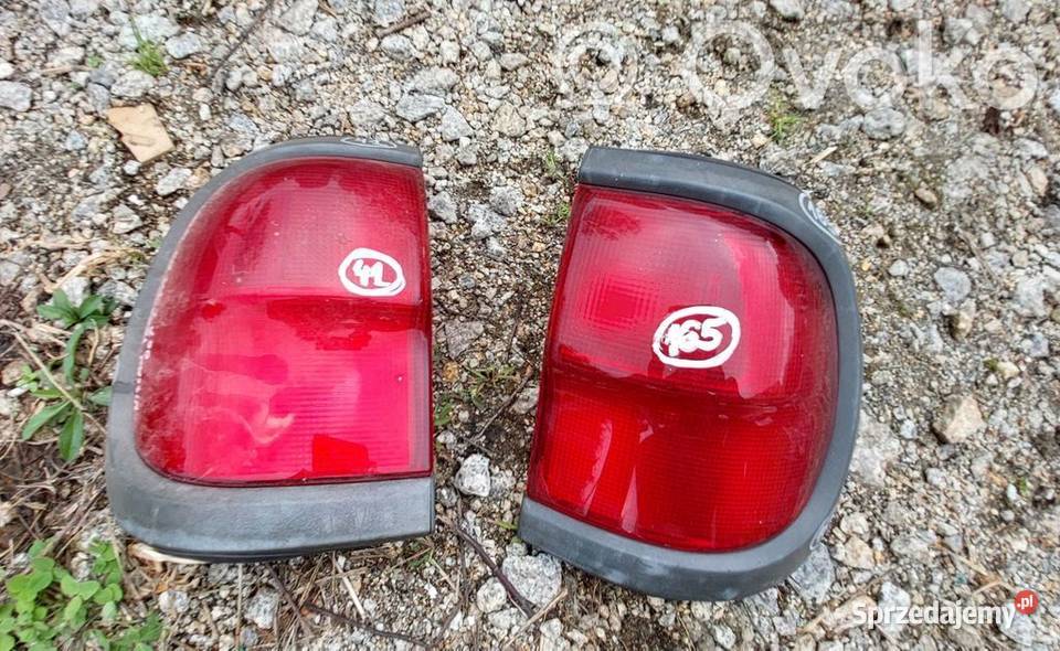 Nissan Terrano 2 2000 2001 lift lampa tył prawa Motoryzacja Byków