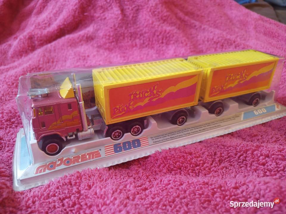 Ciężarówka z przyczepami Bytonia