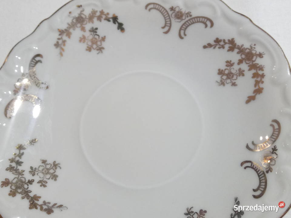 porcelanowy stary mlecznik z talerzykiem mazowieckie Piotrówek