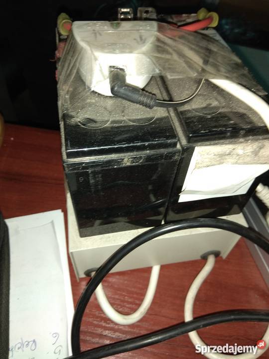 Zasilacz 24 Volt z akumulatorami sprzedam