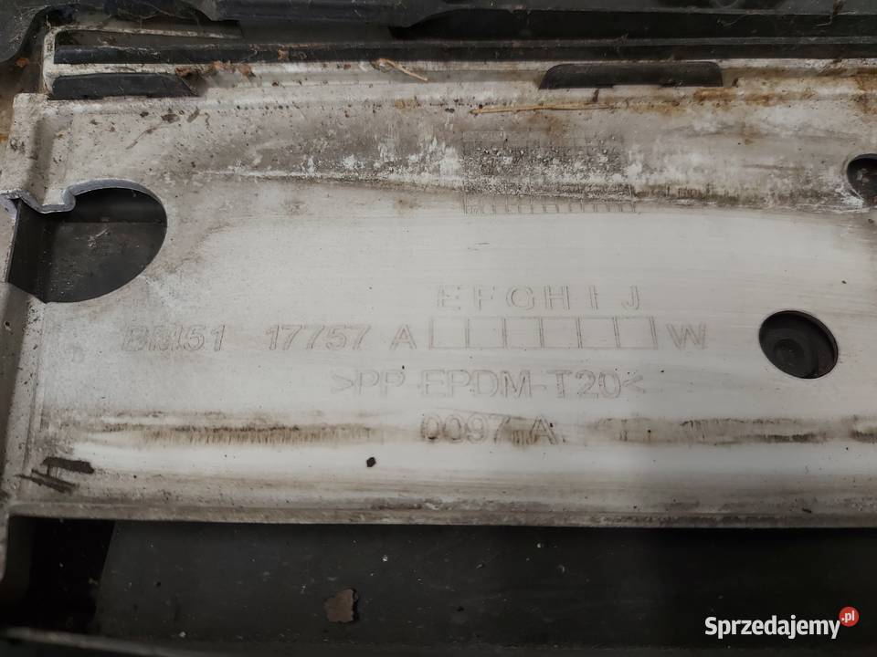 FORD FOCUS MK3 III 14r zderzak przód BM5117757A osobowe