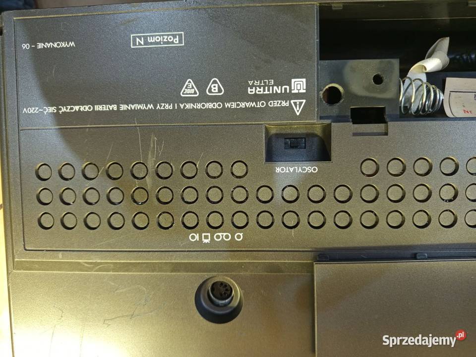 Zabytkowy radiomagnetofon Gliwice