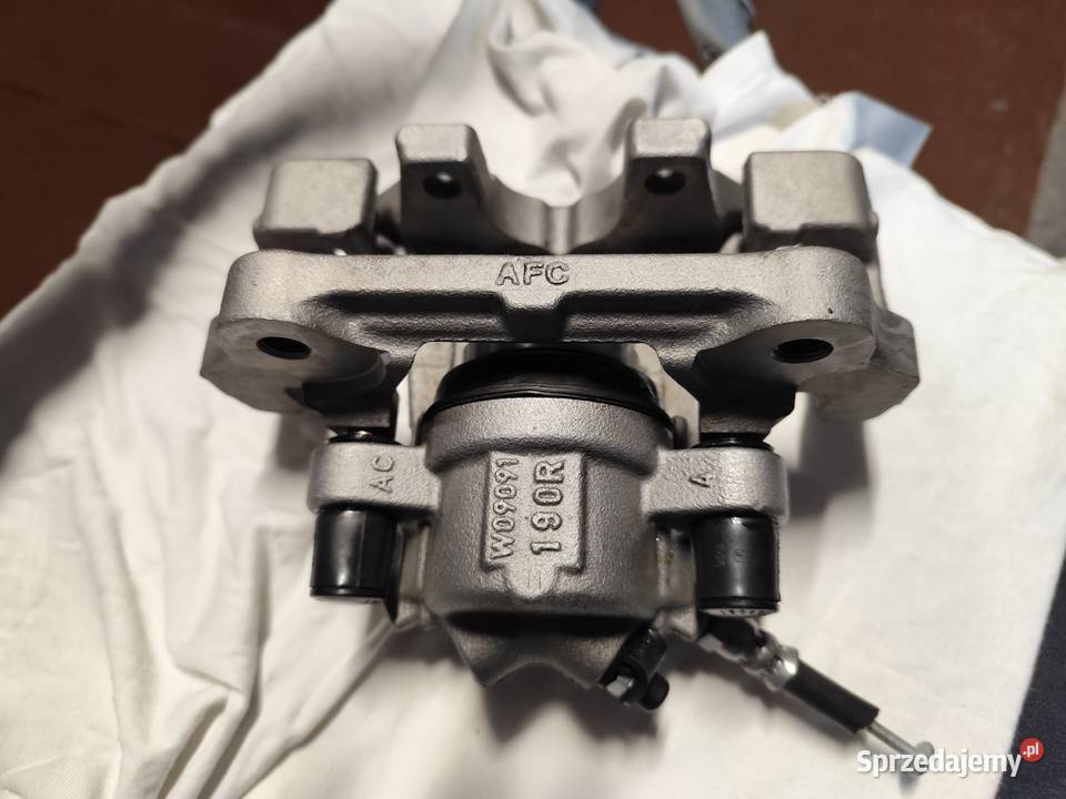 Zacisk hamulcowy BMW F30 silnik n47 orginał Rok produkcji 2015