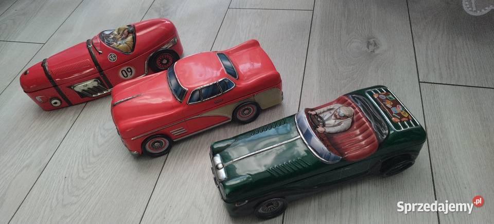 Stare puszki w kształcie samochodów Przemyśl