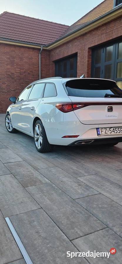 Seat leon 2021 wersja FR czarny środek Samochody osobowe
