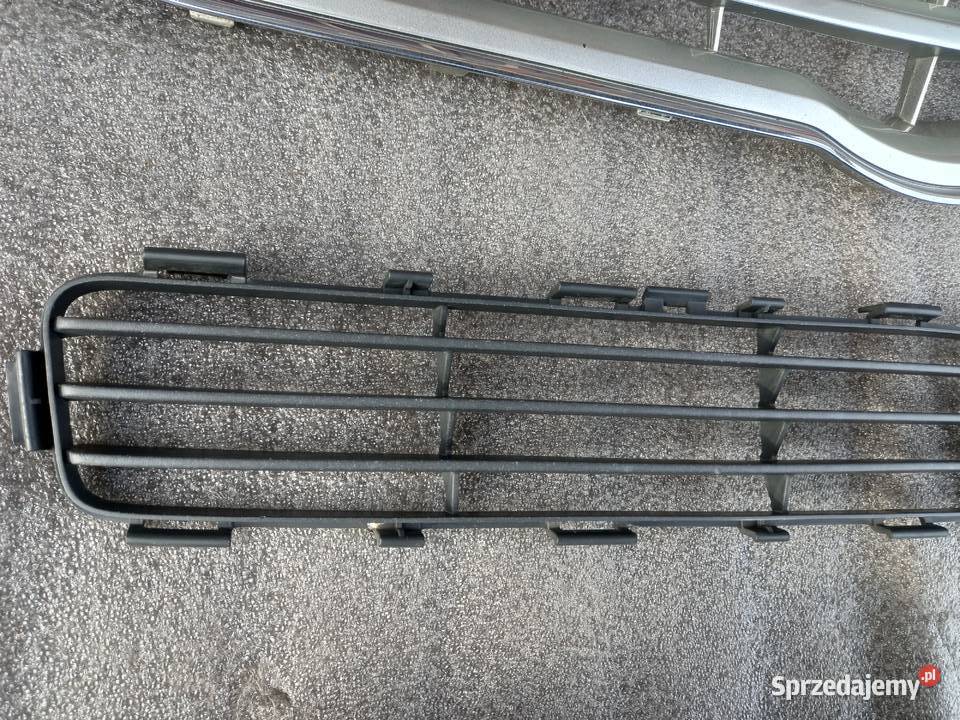 Toyota Avensis Lift atrapa kratka logo zderzaka wielkopolskie Bukownica
