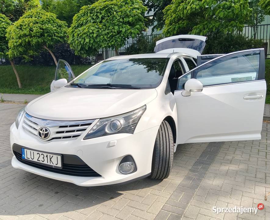 Toyota Avensis t27 benzyna Polski salon zadbana Lublin