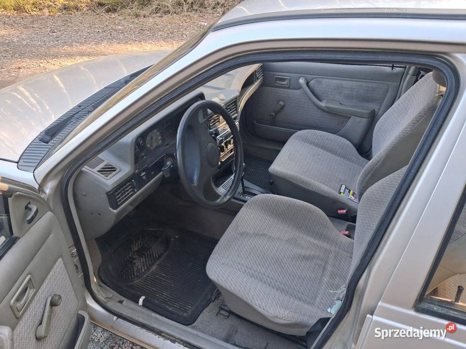 Opel Kadett 16 benzyna Automat radio łódzkie Wieruszów