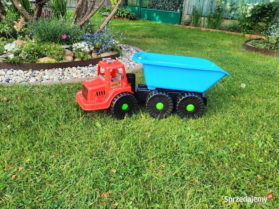 Duża ciężarówka wywrotka dzieci wielkopolskie Ostrów Wielkopolski