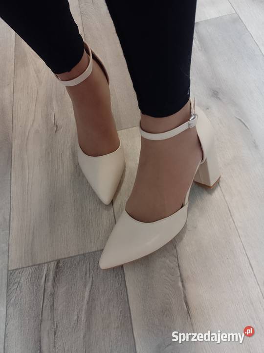 43 Beżowe czółenka wieczorowe z zapięciem NOWE inna małopolskie Kraków