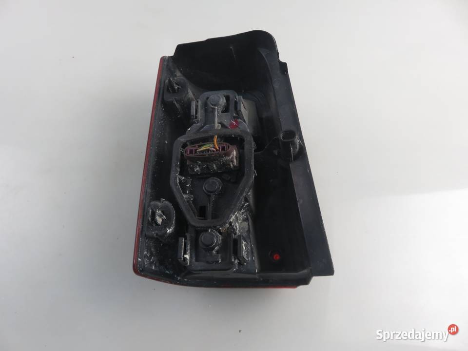 LAMPA PRAWA TYLNA PEUGEOT PARTNER I