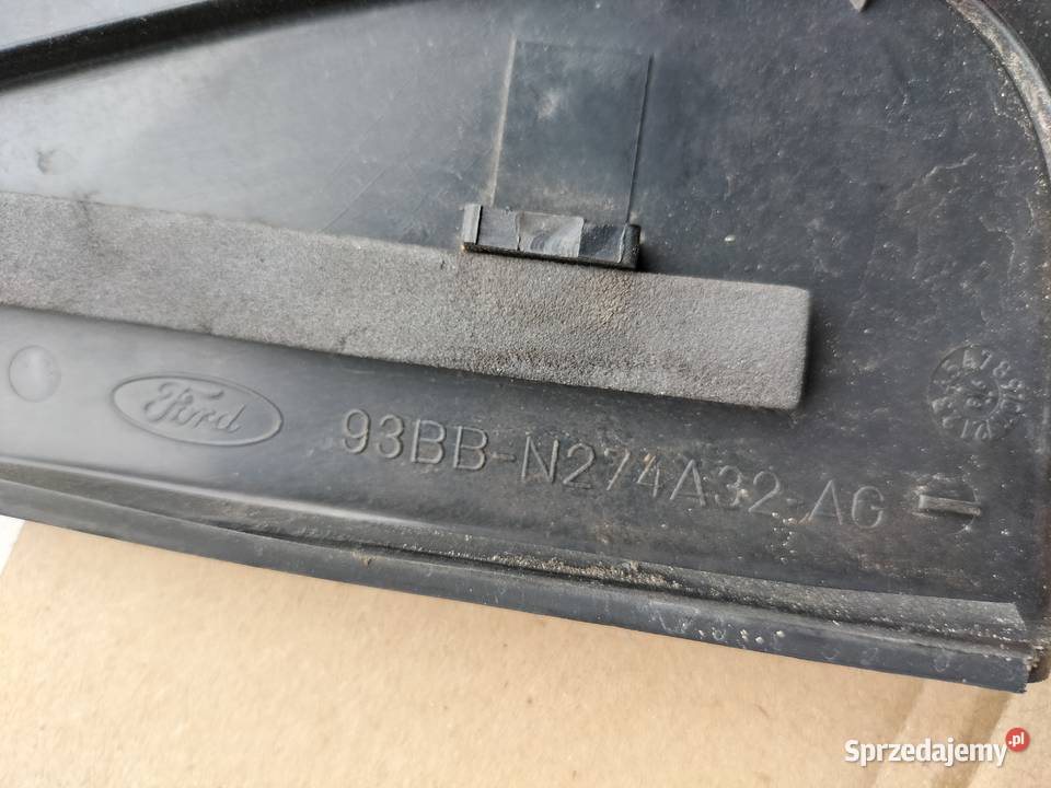 FORD MONDEO KOMBI MK2 zaśepka emblemat trójkąt osobowe