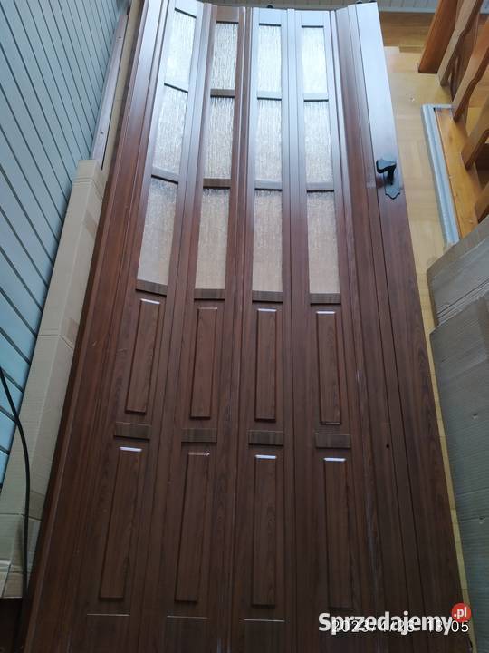 Drzwi wewnętrzne harmonijkowe