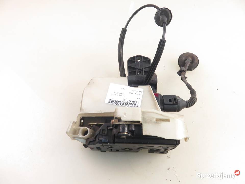 ZAMEK PRAWY PRZEDNI VW PASSAT B5