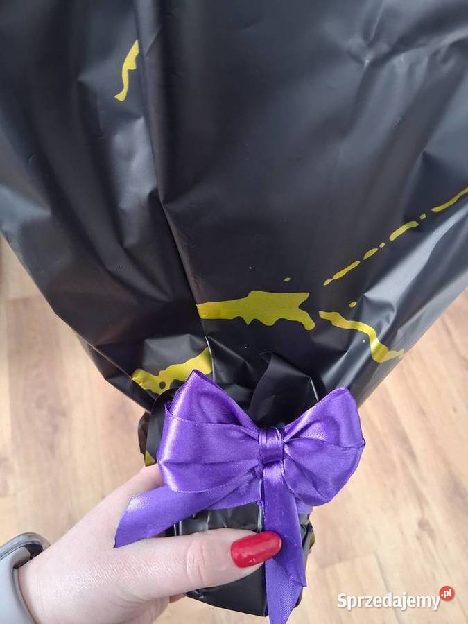 Bukiet róż ze wstążki