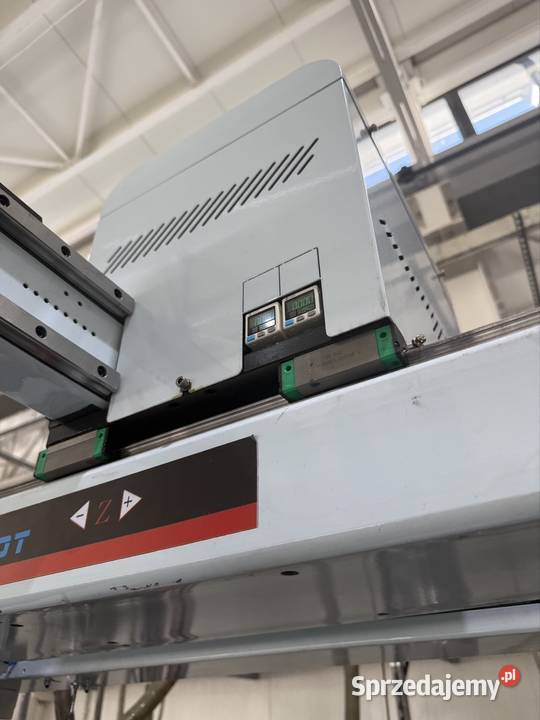 Robot 3 osiowy do wtrysakrki do 260 ton Łowicz